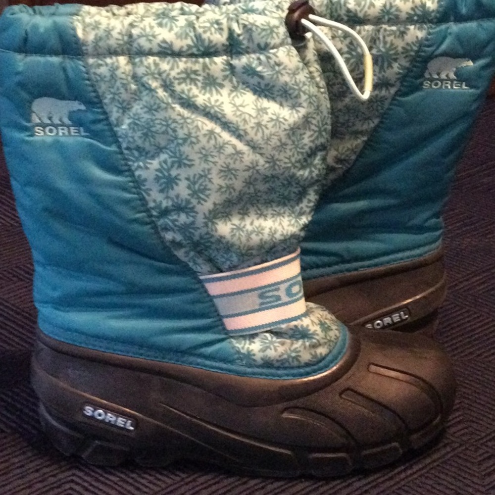 Sorel size 6 blue (teal) and black winter boots for girls